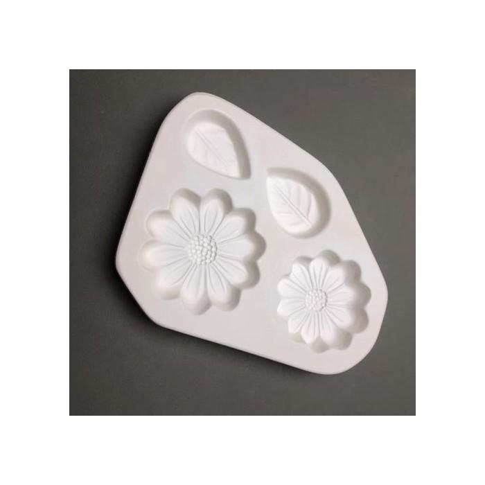 47396-Sm. Daisies & Leaves Mold